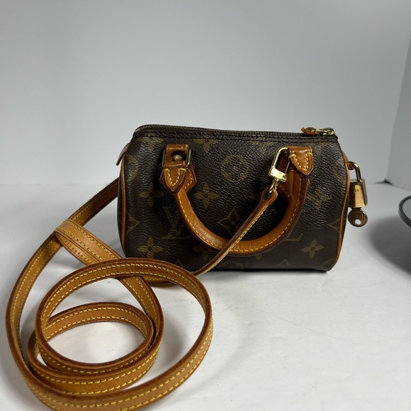 Meet your Posher, Debbie - Picture 9 of 9